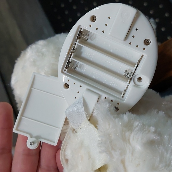 SwaddleMe Mommies Melodies (Lamb) – Cry-Activated Baby Soother - Picture 10 of 11